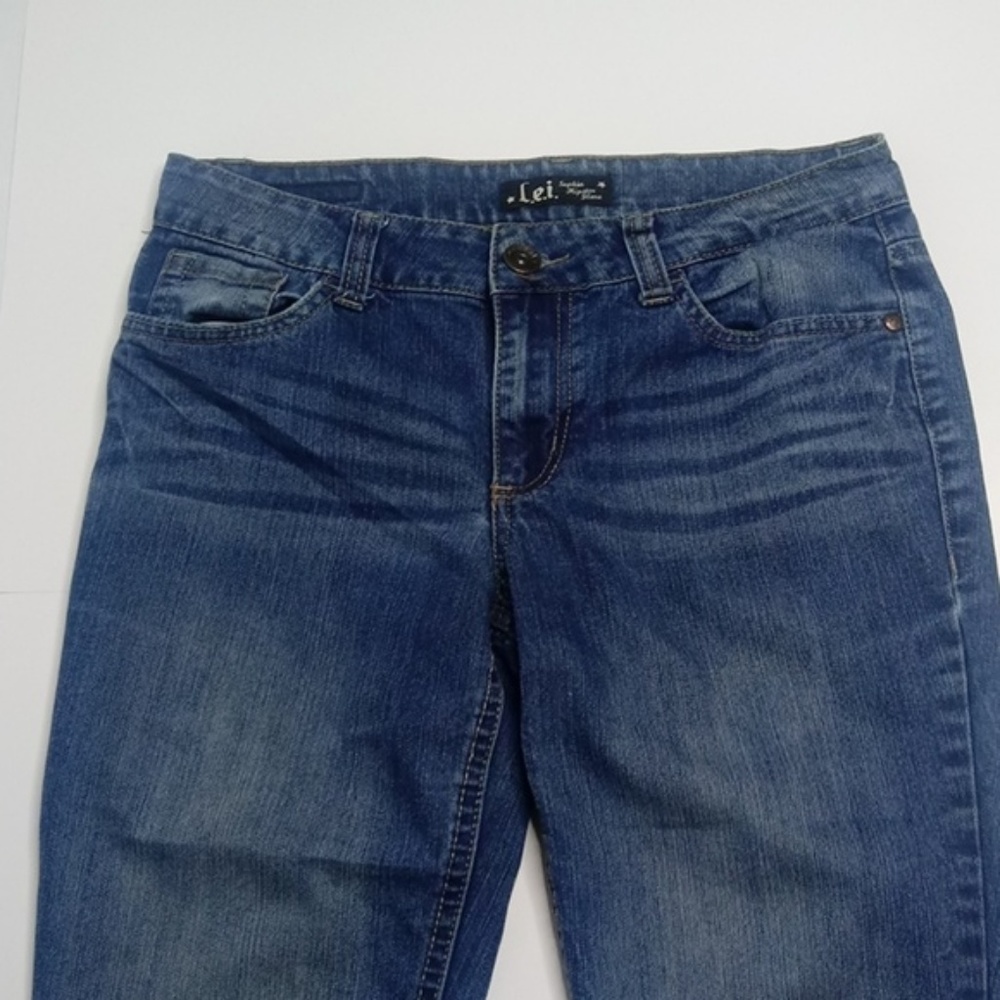 L.E.I. Size 7 Juniors Sophia Hipster Flare Jeans